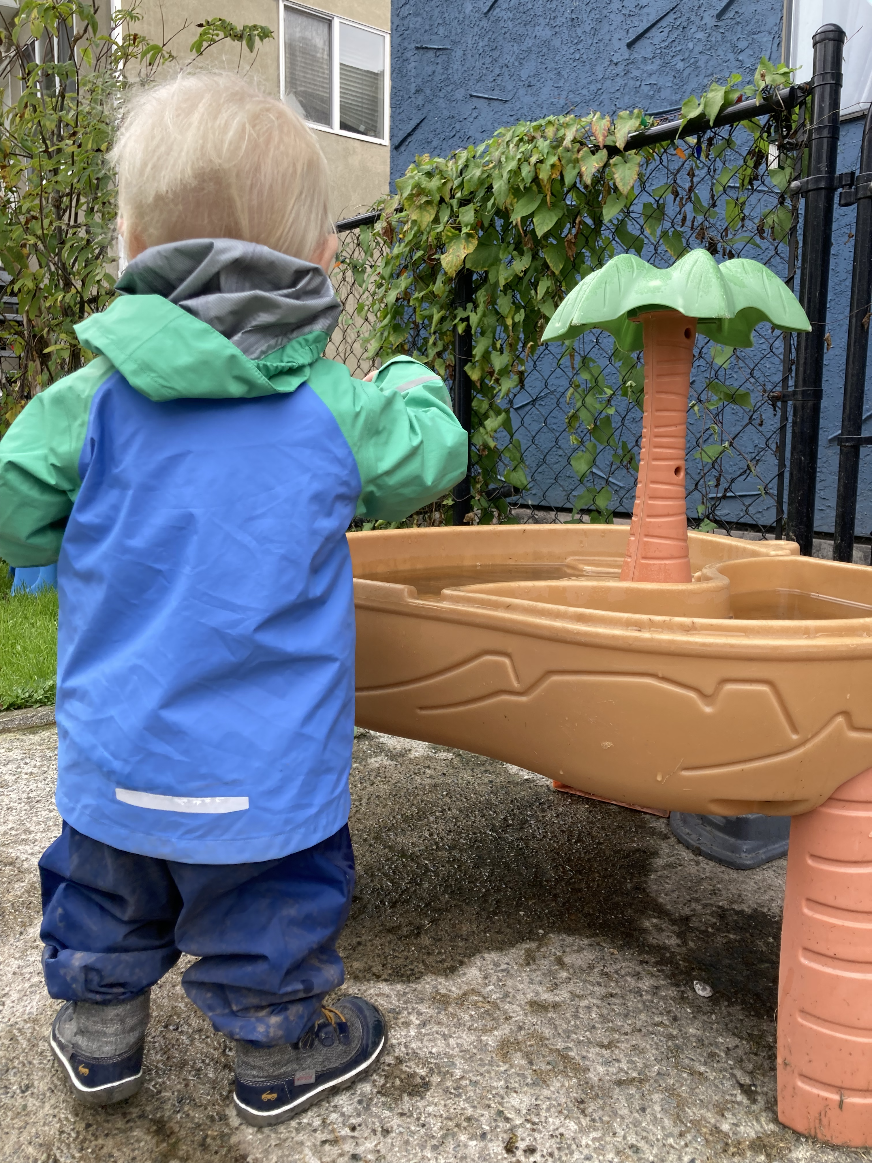 Children playing at Blue House
